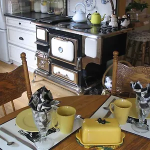 Golden Dreams Bed & Breakfast